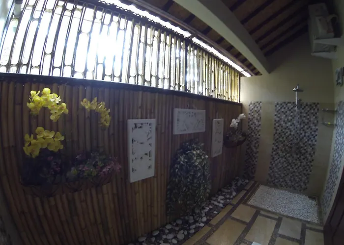 Gusmania Villa *
